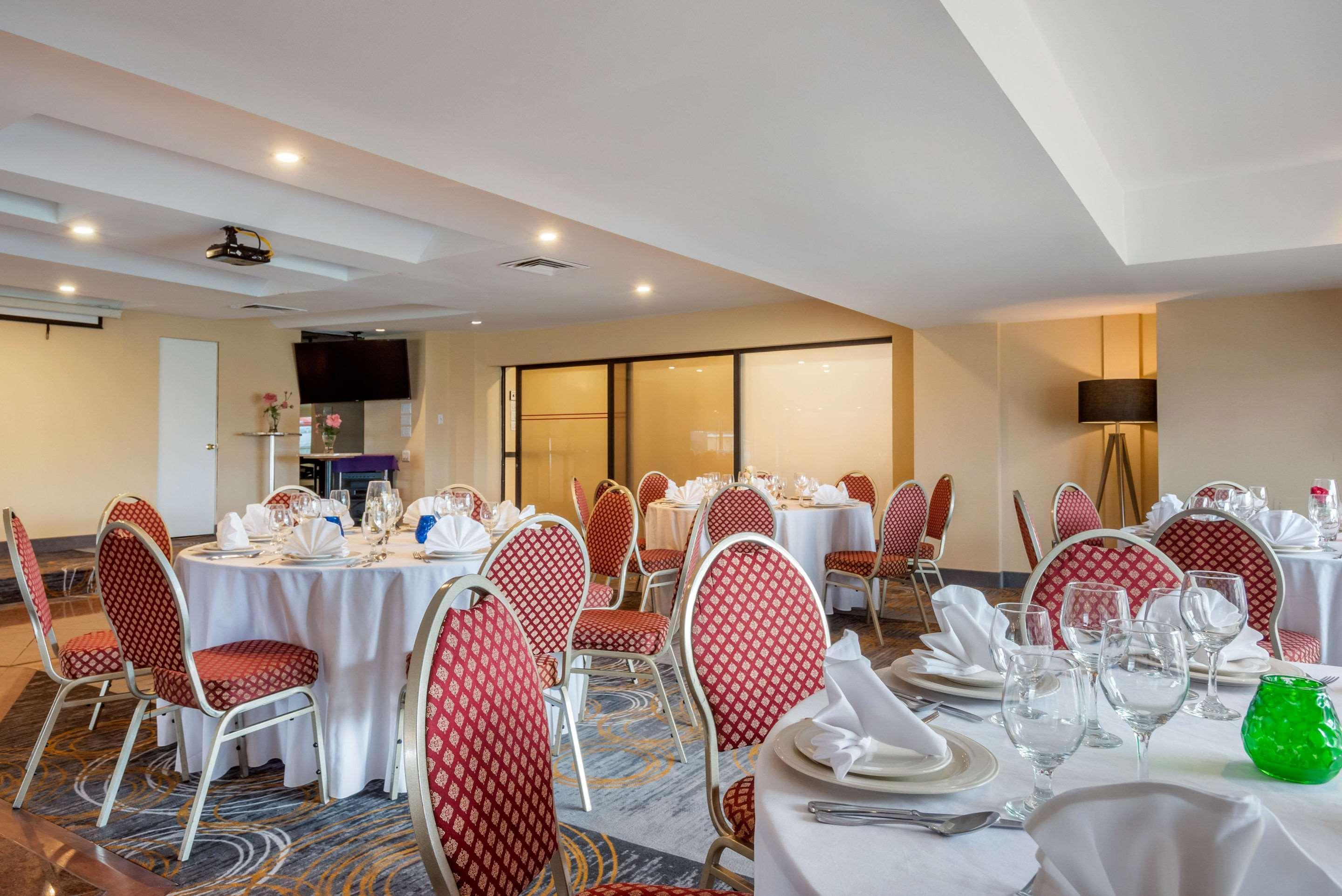 Quality Hotel Dorval Aeroport Экстерьер фото