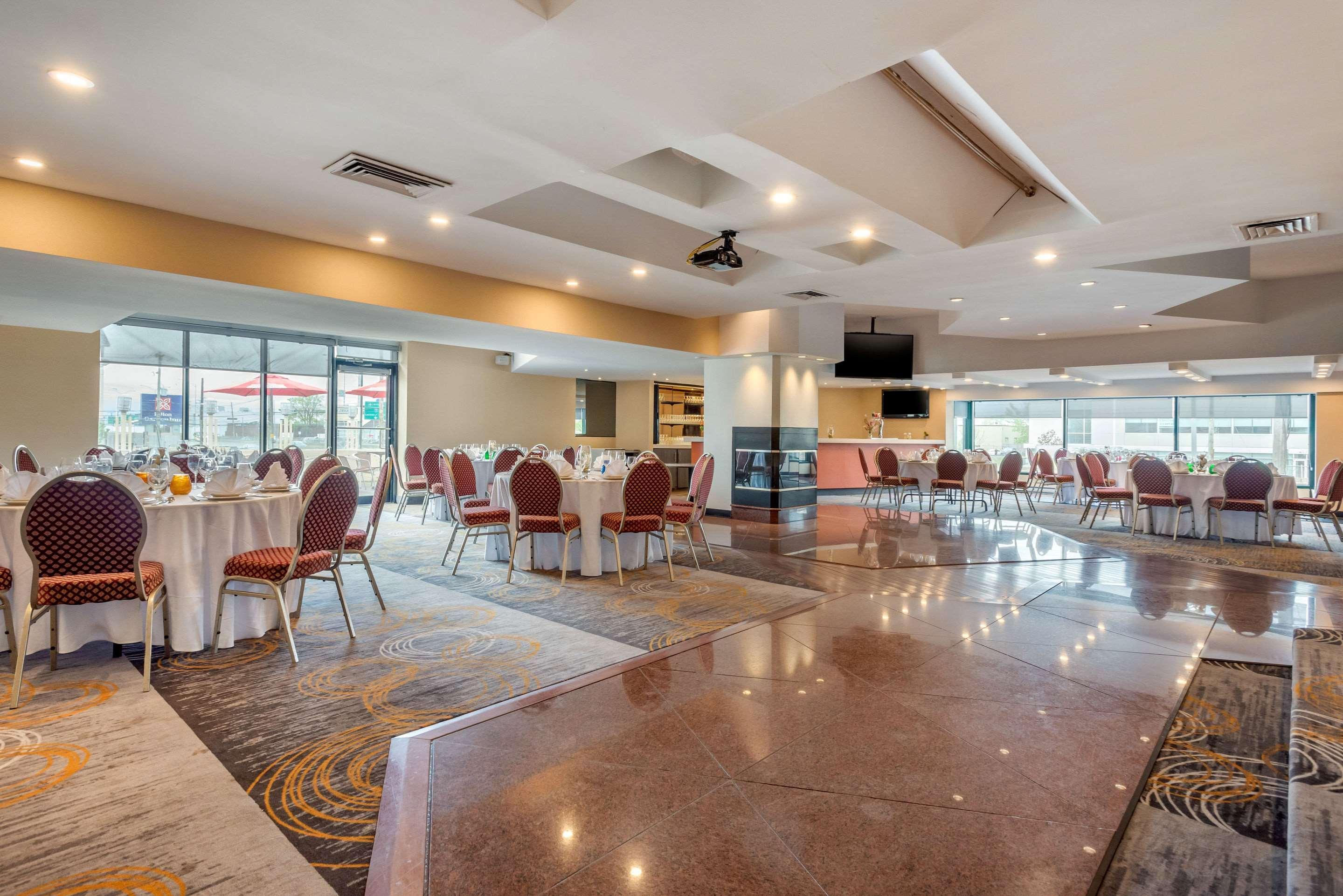 Quality Hotel Dorval Aeroport Экстерьер фото