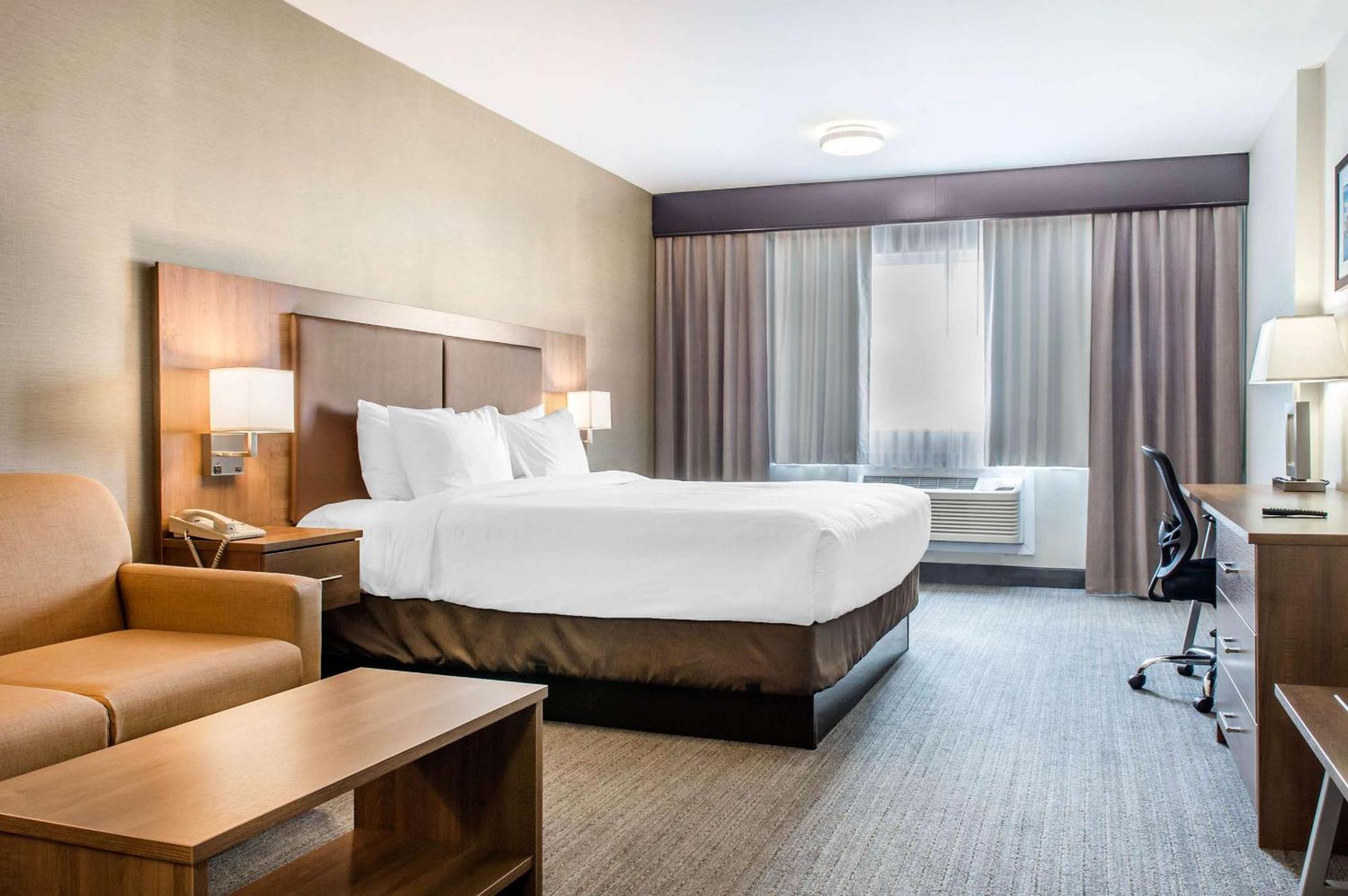 Quality Hotel Dorval Aeroport Экстерьер фото