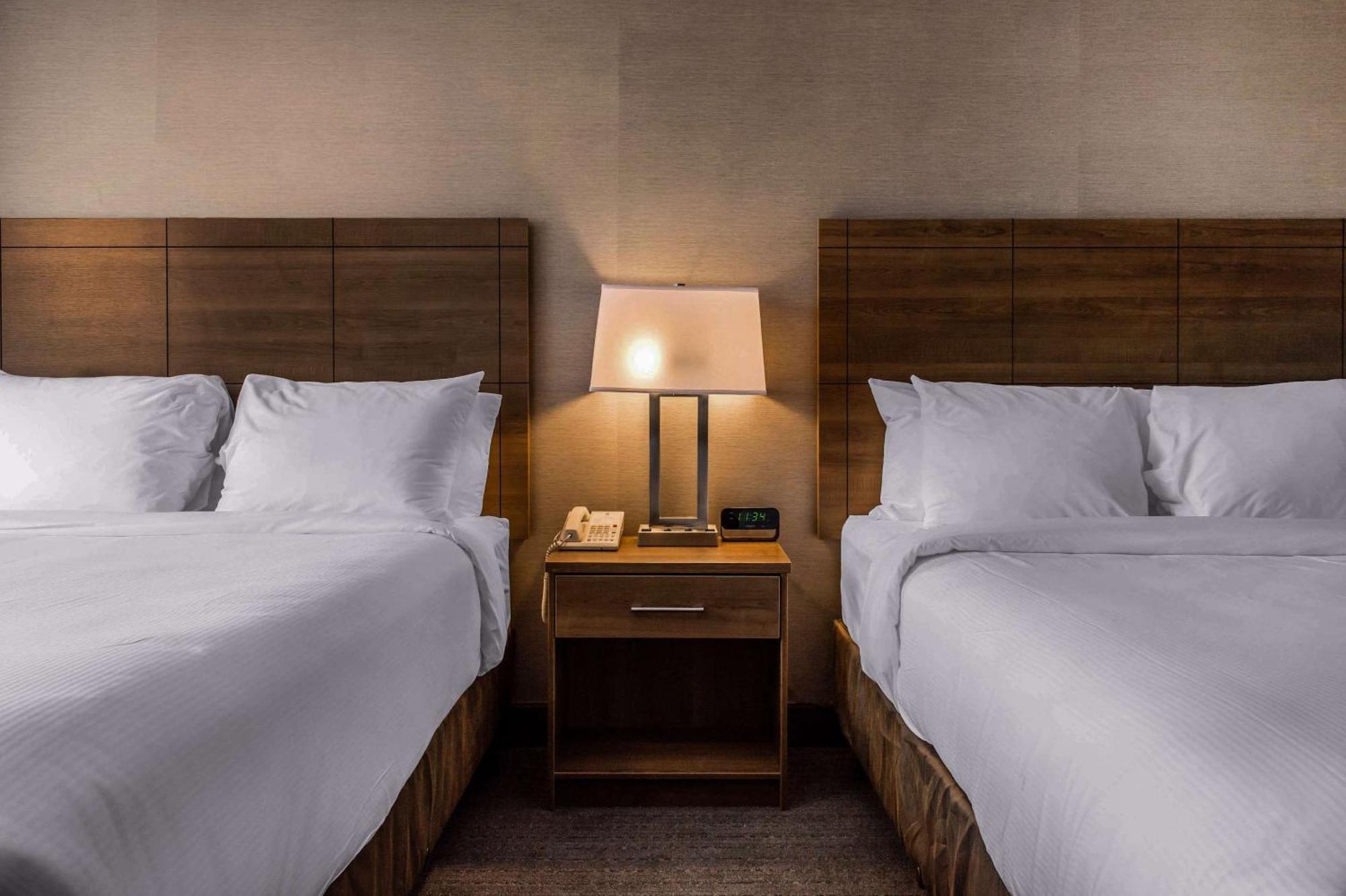 Quality Hotel Dorval Aeroport Экстерьер фото