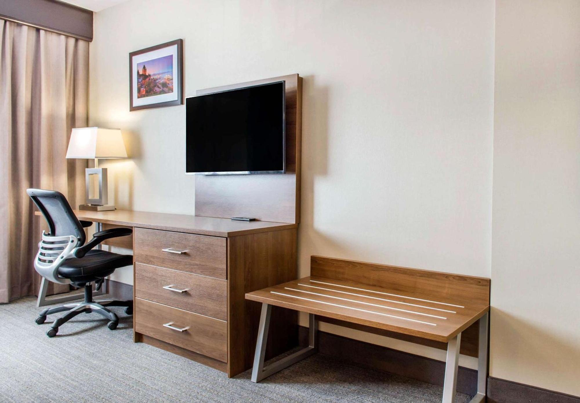 Quality Hotel Dorval Aeroport Экстерьер фото